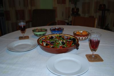 När vi kommit tillbaka till Polen bjöd Jarek på bulgarisk sallad på bulgariskt fat.